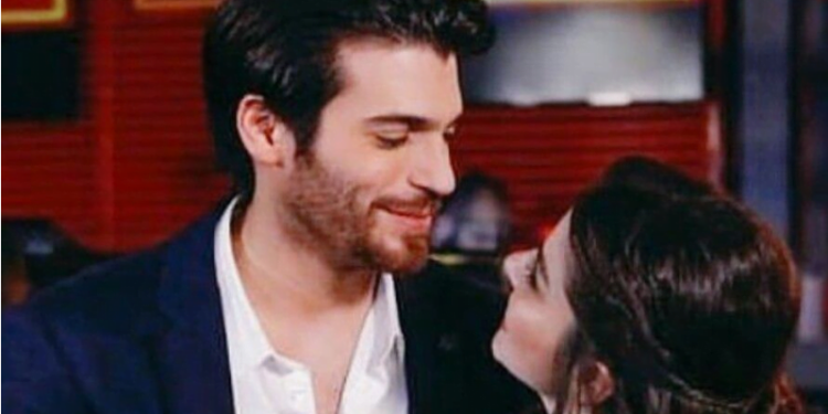 Can Yaman e Ozge Gurel, Nazli e Ferit, di nuovo insieme? Ecco dove