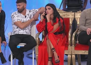 Uomini e Donne, anticipazioni: un corteggiatore scatenerà la sua ira!