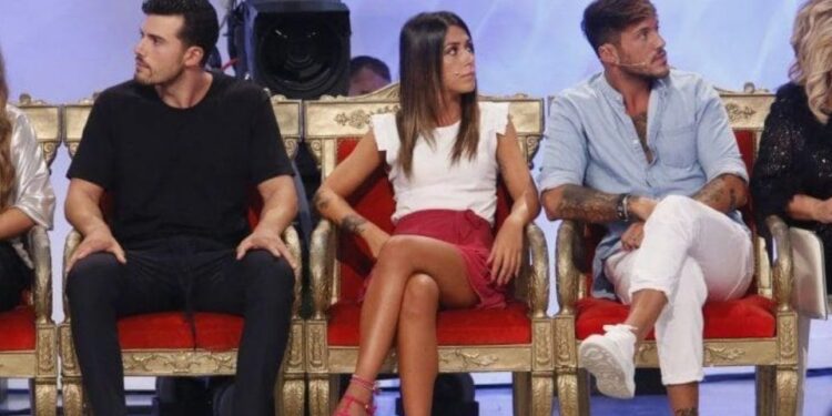 Uomini e Donne, anticipazioni di oggi, giovedì 31 ottobre: Giulio esce con Giovanna, ma poi la attacca