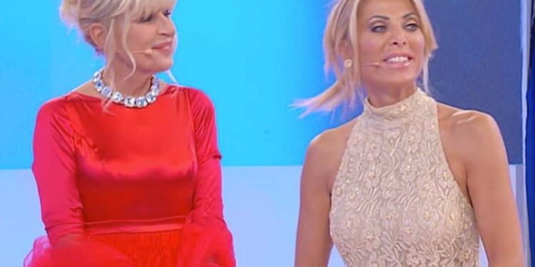 Uomini e Donne, Gemma sfila con una mise decisamente insolita!