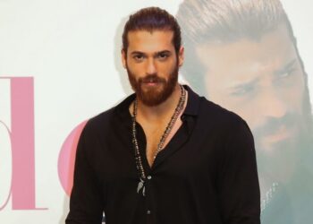 Can Yaman donerà i suoi capelli per un nobile scopo: ecco quale.