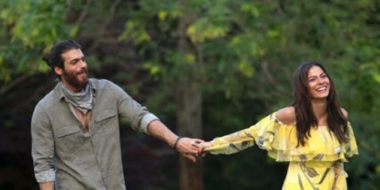 Can Yaman, Demet Ozdemir non ha partecipato alla sua festa di compleanno? Ecco cos’ha risposto lui