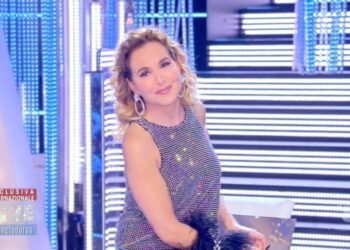 Live-Non è la D’Urso, ospiti ed anticipazioni di oggi, lunedì 9 dicembre. Puntata tra spettacolo e politica.