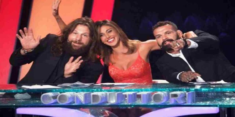 Ascolti tv: dati auditel sabato 21 dicembre. Sfida tra L’album di Tù Sì Que Vales e I Soliti Ignoti Il Ritorno – Speciale Telethon.