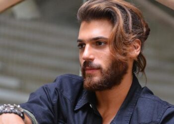 Can Yaman: “Il mio cuore è libero. Spero di avere una storia come quella dei protagonisti di Erkenci Kus. Tra me e Demet c’era chimica!”