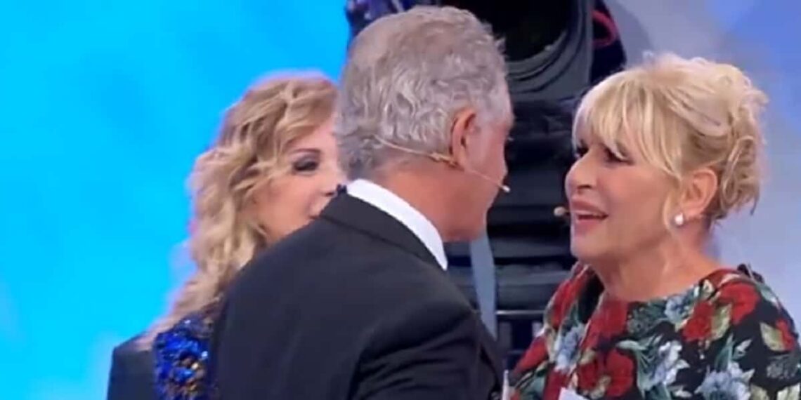 Uomini e Donne, anticipazioni: Juan Luis e Gemma piangono insieme e lui spiega perché il bacio “vero” non è ancora arrivato. Tina avverte la dama.