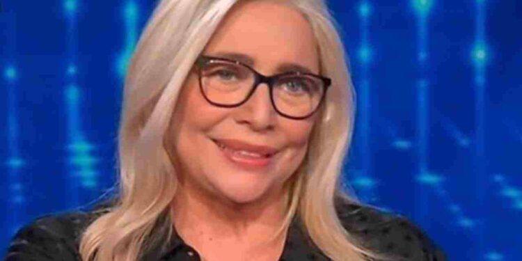 Domenica In, anticipazioni ospiti ed anticipazioni domenica 8 dicembre. Torna in studio uno storico amico del programma. Dirette legate alle Festività.