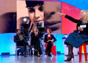 Uomini e Donne, anticipazioni di oggi, venerdì 31 gennaio: Tina attacca Armando. Spogliarello di Gemma Galgani!