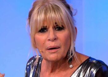 Uomini e Donne, anticipazioni di oggi, martedì 28 gennaio: Gemma ancora “punzecchiata” da Tina. Nuovo corteggiatore per la dama.