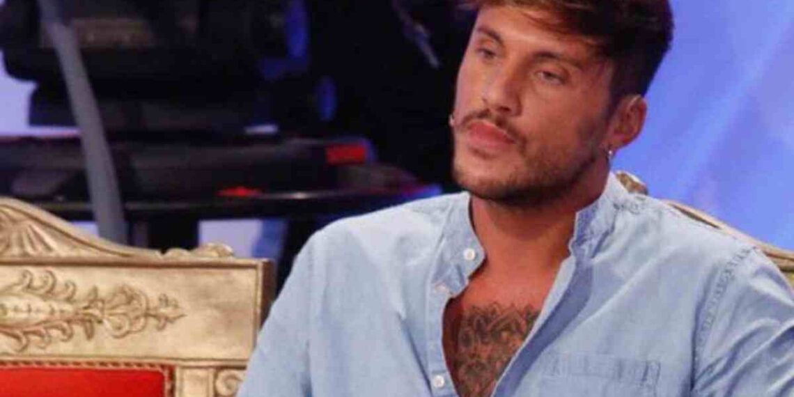 Uomini e Donne, anticipazioni di oggi, venerdì 10 gennaio: ancora lontana la scelta di Giulio Raselli tra Giulia e Giovanna. Arriva un nuovo tronista.