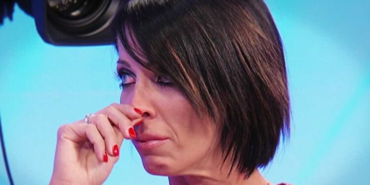 Uomini e Donne, anticipazioni di oggi mercoledì 8 gennaio: Valentina in lacrime per Erik.