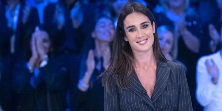Verissimo, anticipazioni sabato 15 febbraio: tra gli ospiti due cantanti di Sanremo e una gieffina vip che si è ritirata