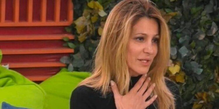 Grande Fratello Vip, il messaggio di Adriana Volpe a coinquilini dopo il lutto
