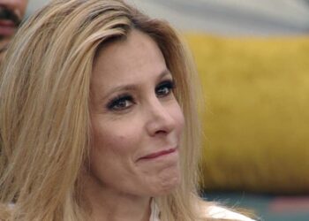 Grande Fratello Vip, Adriana Volpe contro gli autori: ecco perché