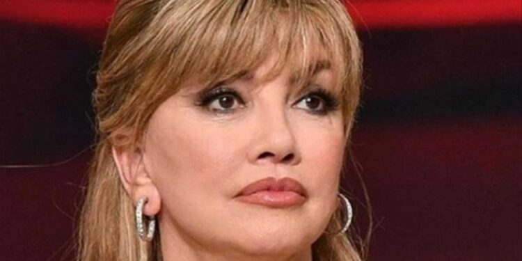 Coronavirus, Ballando con le Stelle rinviato: quando potrebbe andare in onda. C’è un nuovo concorrente