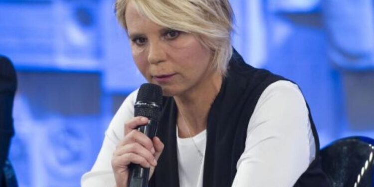 Amici 19: il Coronavirus fa posticipare l’uscita degli album dei quattro cantanti