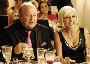 Ascolti tv, dati auditel lunedì 30 marzo. Sfida tra Matrimonio a Parigi e Il Commissario Montalbano