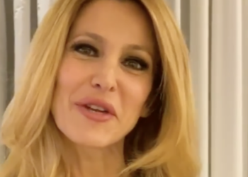 Grande Fratello Vip, Adriana Volpe finalmente ammette: “Mio marito è stato gelosissimo!”