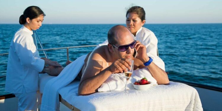 Ascolti tv, dati auditel martedì 7 aprile. Sfida tra Sole a Catinelle e Ricchi di Fantasia