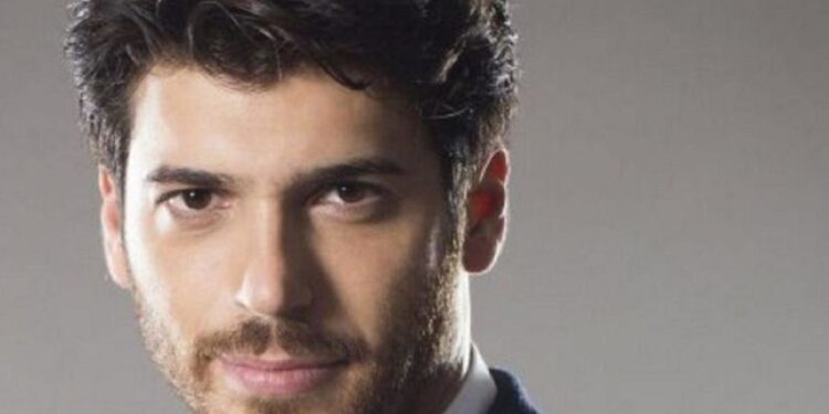 Can Yaman: secondo un sondaggio spagnolo è l’uomo famoso preferito per la quarantena