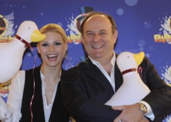 Ascolti tv, dati auditel venerdì 24 aprile. Sfida tra Paperissima e Pavarotti