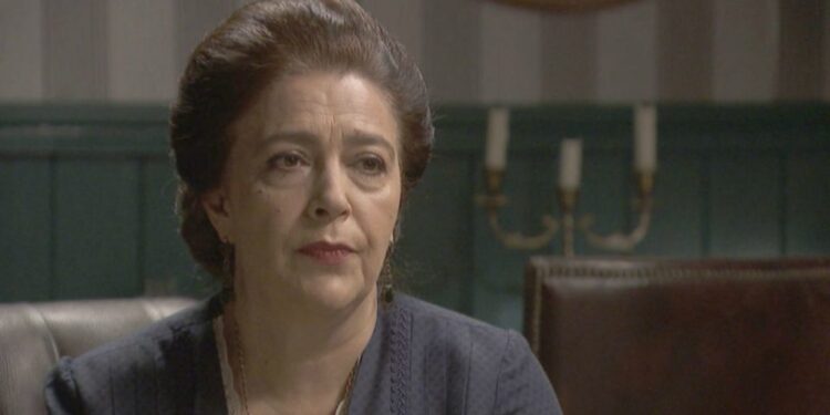 Il Segreto, anticipazioni di oggi, giovedì 7 maggio: Donna Francisca trama per riavere la Casona