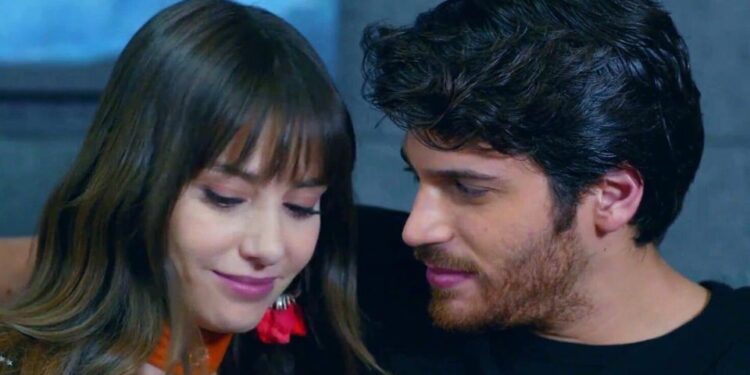 Can Yaman, presto al via il primo ciak della sua nuova soap: ecco quando. Il commento entusiasta dell’attore turco