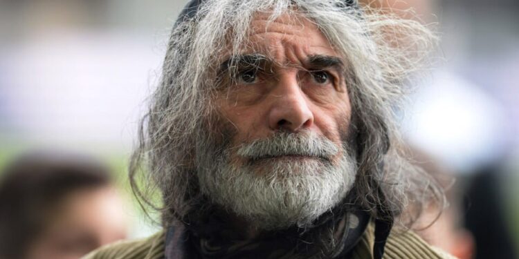 Mauro Corona: vita privata, chi è, età, carriera, moglie, figli, Instagram dello scrittore