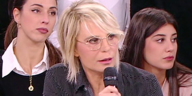 Amici, Maria De Filippi smentisce la cacciata di due importanti personaggi e parla anche di Valentin