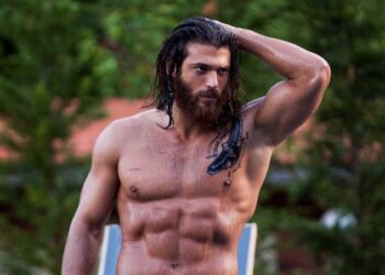 Can Yaman: com’è cambiato negli anni il bellissimo attore turco di ‘Daydreamer’