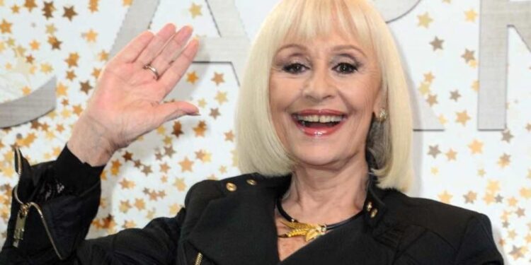 Raffaella Carrà: vita privata, età, carriera, Instagram, marito, figli e curiosità sulla “più amata dagli italiani”