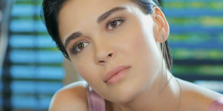 Anticipazioni Daydreamer 8 luglio: Can convince Emre a rivedere Aylin. In azienda arriva Remide