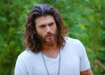 Can Yaman smentisce di aver rilasciato un’intervista. La difesa di un noto settimanale italiano