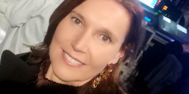 giulia garbi vita privata chi D2C8 WmX0AMERmQ