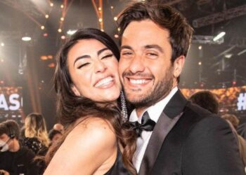 giulia salemi ha incontrato la pierpaolo pretelli prende in giro i paparazzi e mette la mano sul pancino di giulia salemi 2602002