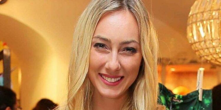cristel carrisi vita privata biografia cristel carrisi 650x406 1 1280x720 1