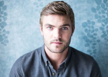 alex roe vita privata biografia 42alexroe2201a
