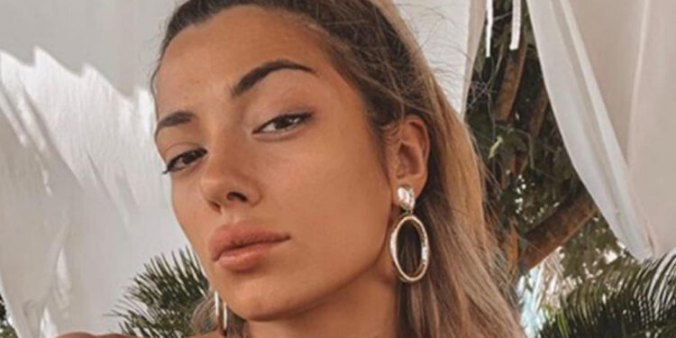 grande fratello vip arriva una foto soleil sorge polemiche