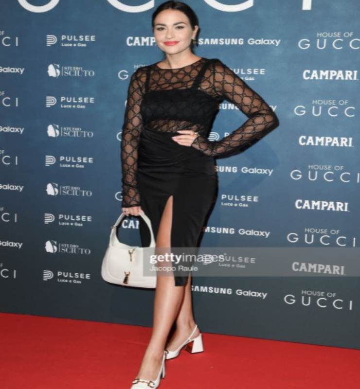 Giulia-Gaudino-House-of-Gucci-prèmiere-Milano-look-Getty-Images