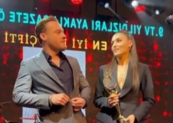 love is in the air Kerem Bursin Hande Ercel 1