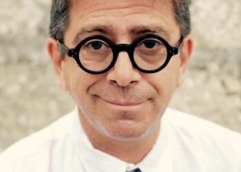 pino strabioli vita privata biografia Pino Strabioli biografia chi e eta altezza peso Instagram e vita privata 1280x720 1