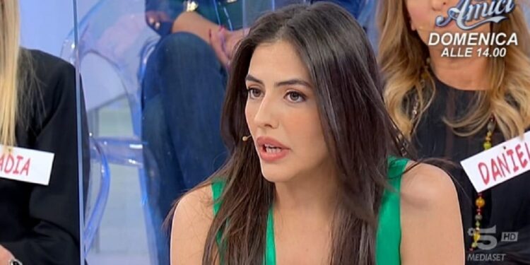 federica aversano vita privata biografia foto federica aversano torna ud