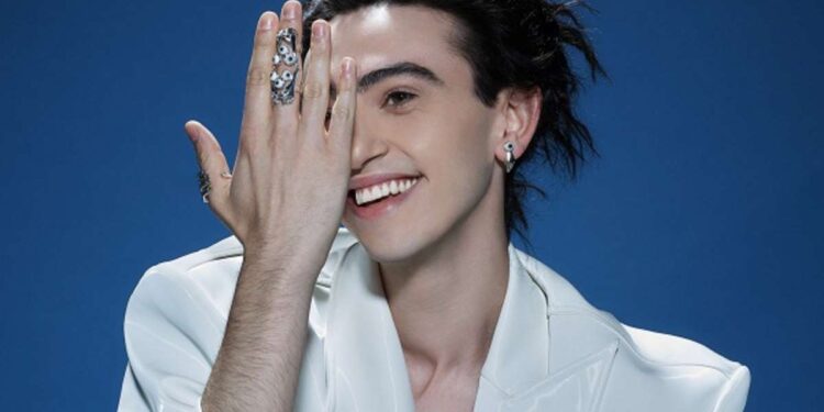 michele bravi vita privata biografia abiti michele bravi sanremo 2022 stilista look