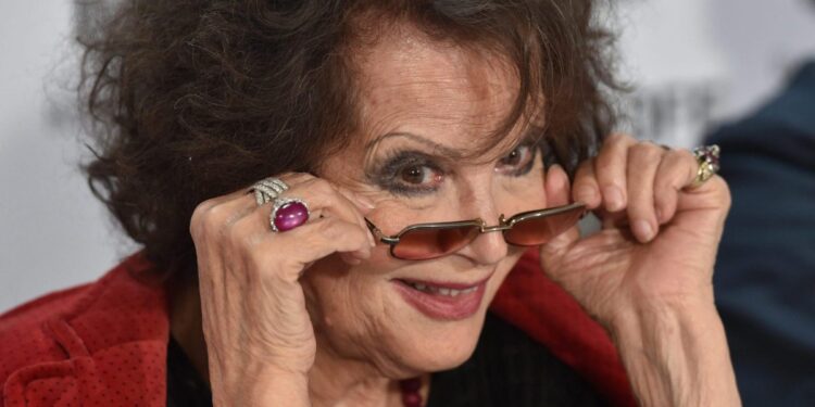 claudia cardinale vita privata biografia coverlg home 1