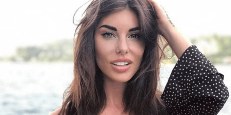 Bianca Atzei: vita privata, biografia, carriera, Instagram, fidanzato, figli e curiosità sulla cantante