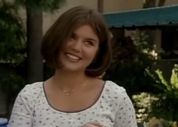 Ricordi Tiffani Thiessen di ‘Beverly Hills 90210″? Ecco come è oggi (Foto)