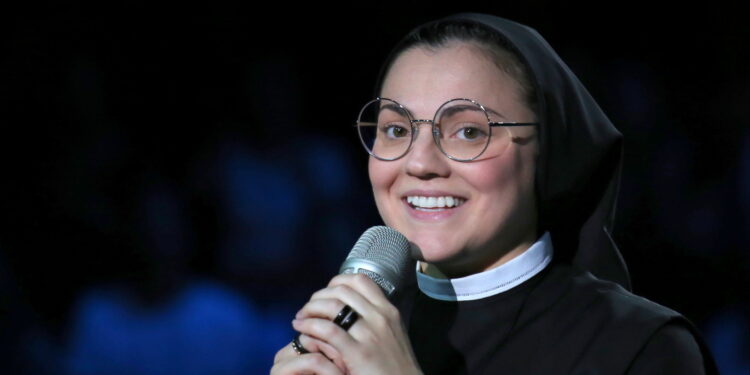 Suor Cristina: vita privata, biografia, Instagram e curiosità sulla suora più famosa e amata della tv