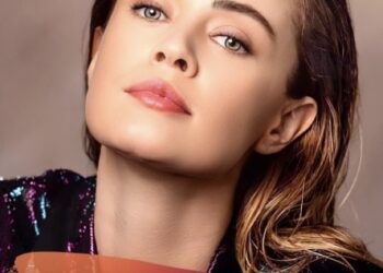Nathalie Rapti Gomez (Daria in ‘Viola Come il Mare’): vita privata, biografia, carriera, Instagram, marito, fidanzato e curiosità sull’attrice