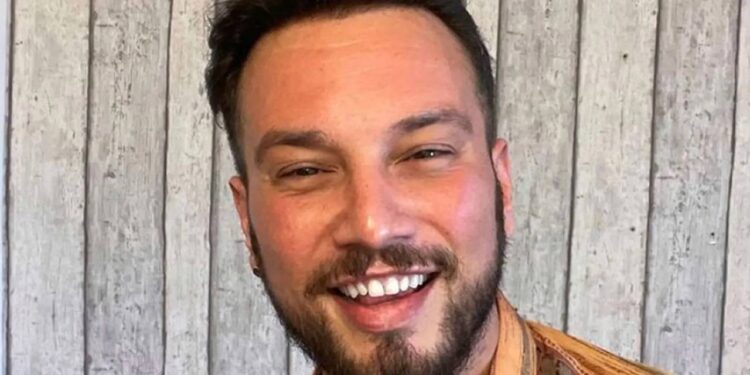 Antonino Spadaccino: ecco com’era il cantante in passato (Foto)