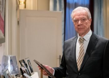 Tempesta d’amore, anticipazioni 22 dicembre: Werner entra di nascosto nella stanza della dark lady